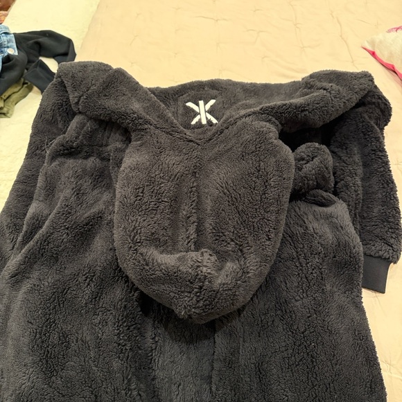 Onepiece NWT Black Puppy Sherpa XS - Picture 4 of 6
